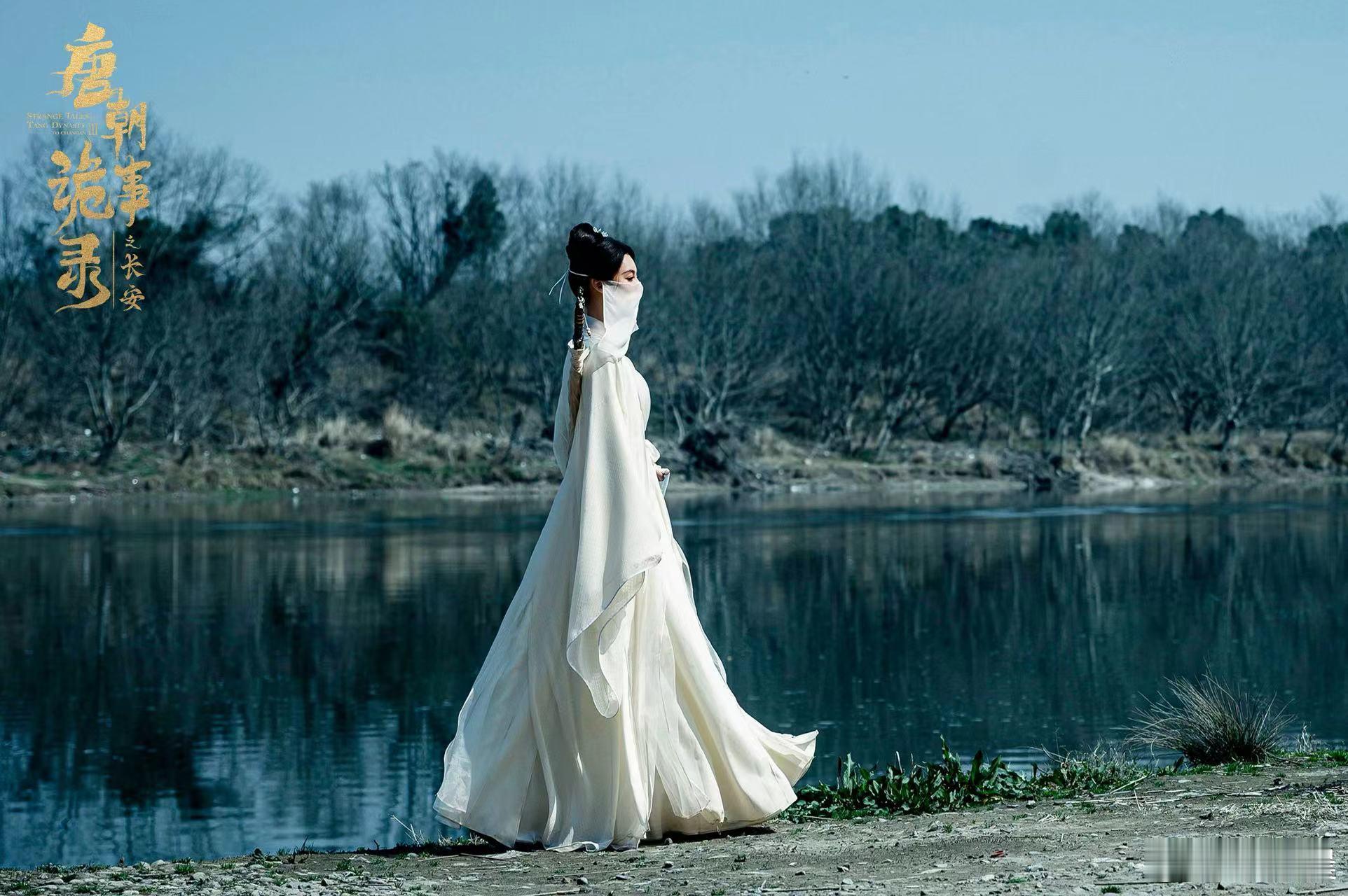 毛林林版奴娇一亮相就惊艳！白衣胜雪抱琵琶，剑舞时刚柔交织，仙气与飒爽撞了个满怀，