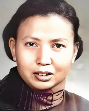 1941年，21岁的女战士莫林被活埋前，敌人竟突然问：“你认识莫林吗？”莫林一听