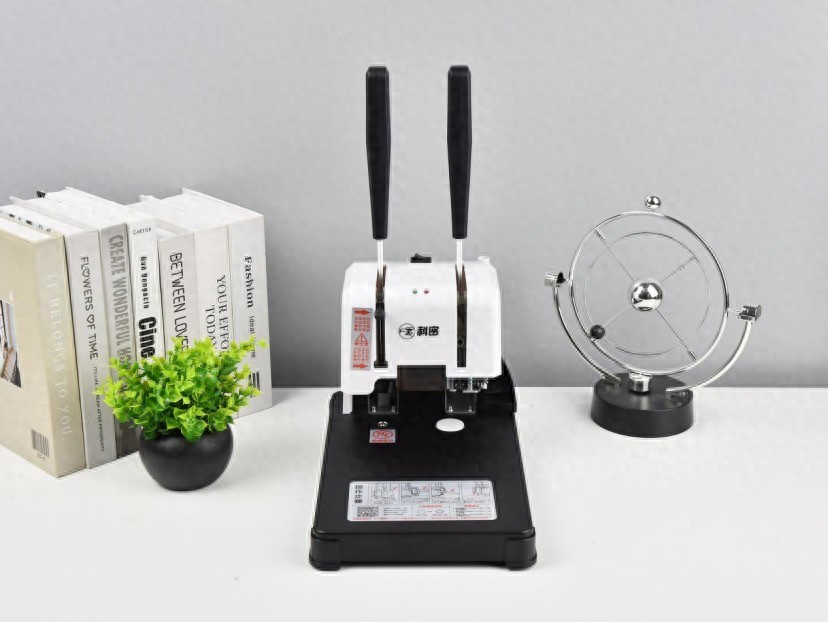 讓裝訂省時又省力 這款科密的裝訂機值得選購