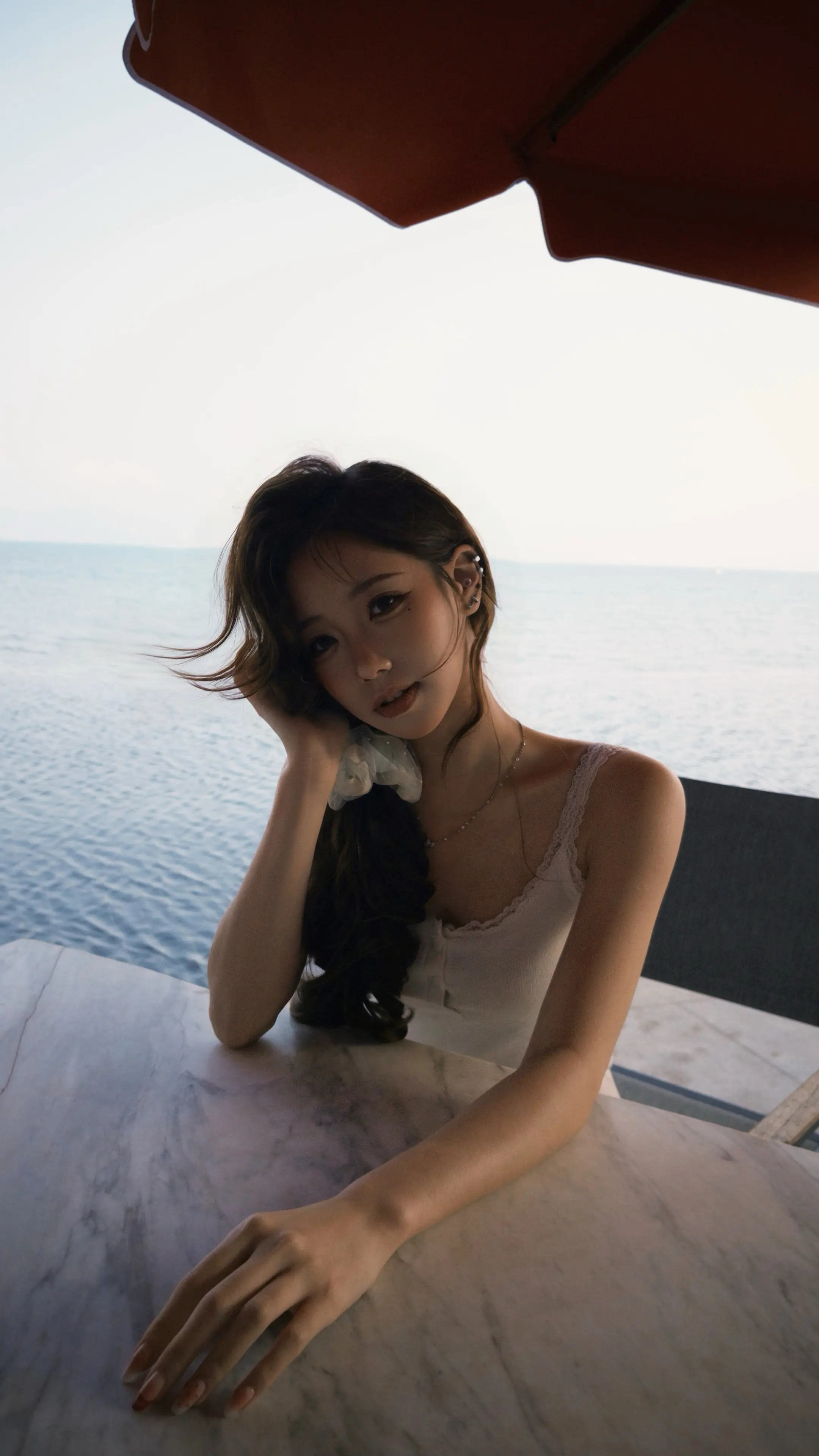 明明你也想我吧，怎么不敢再往前。