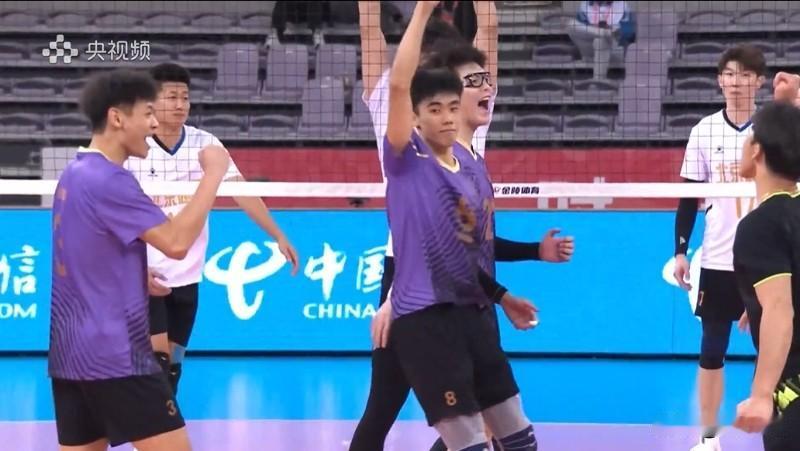 全运会男排四分之一赛福建队对北京
面上看是北京队实力强，北京有赫赫有名的“双子星