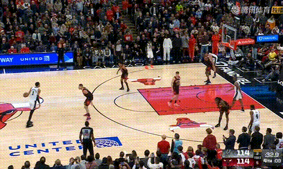 文班亚马单挑武器，再进一记关键三分！新赛季篮不住 ​​​