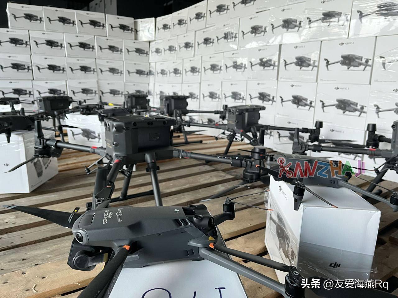 乌克兰战争双方的区别！
乌克兰军队是在这次战争中，迅速适应了现代科学技术对战争产