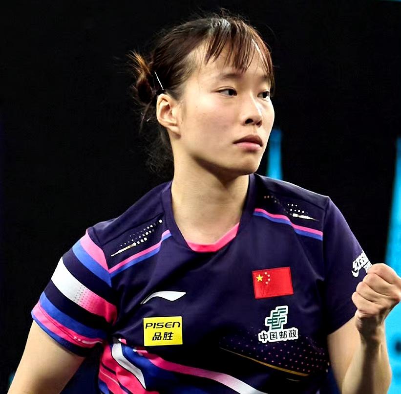 女单1/4决赛
石洵瑶3-0曾尖，恭喜瑶瑶成功晋级4强！
第一局，瑶瑶更多的是用