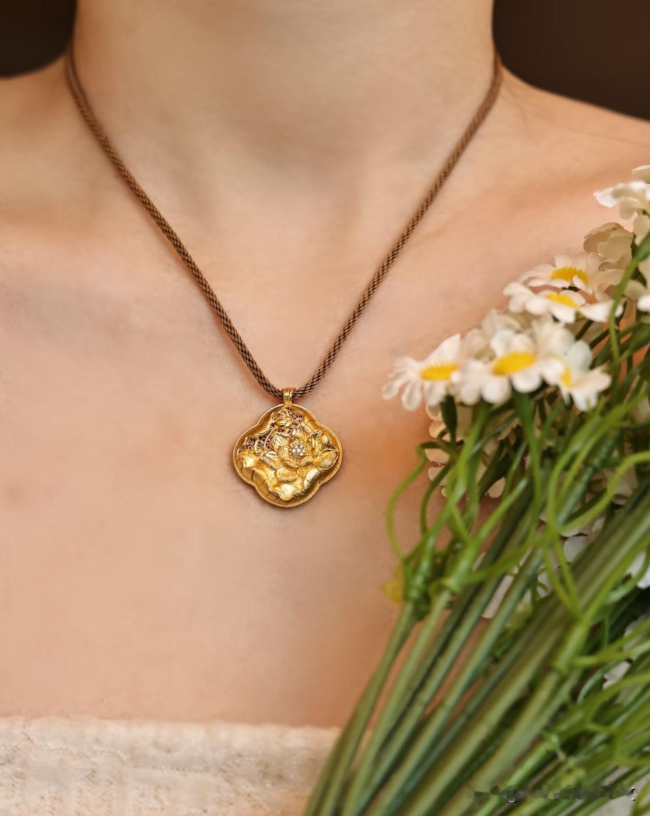 漂亮的金项链！金项链 黄金项链项链