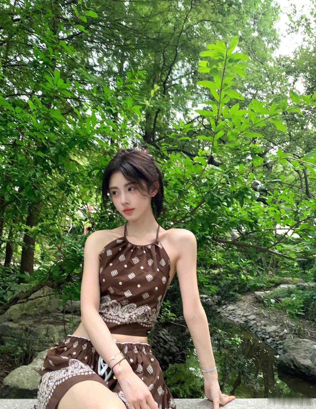 今日营业的鞠婧祎、赵露思～ ​​​