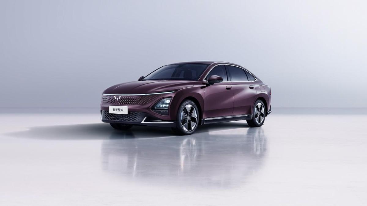 百公里油耗3.7L？五菱星光这是要卷死同级。
10月16日，五菱召开了一场技术进