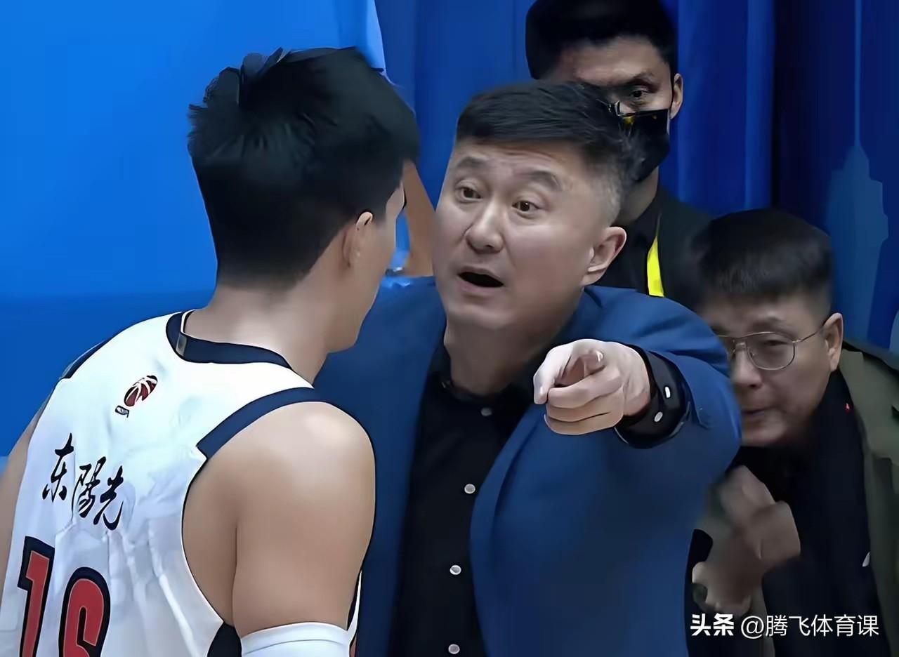 杜锋改变执教思路，焦泊乔回到广东大本营。

CBA常规赛仅剩10轮情况下，各球队