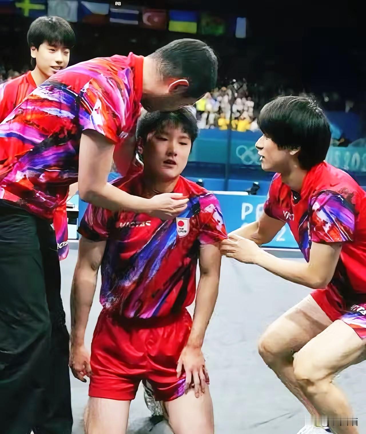 张本智和这回在成都真栽了跟头！
输球给克罗地亚不是关键，
真正让他“社死”的原因