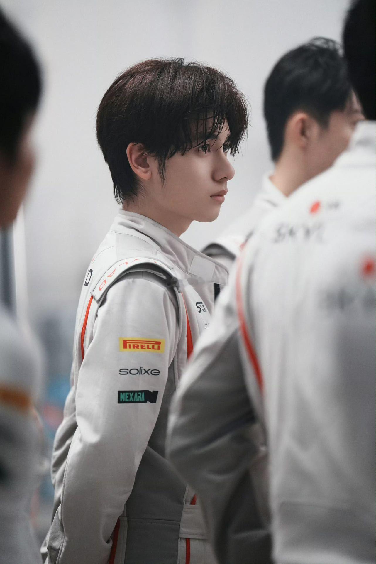 胡先煦曾回应AI对演员的冲击胡先煦说告诉观众我能比AI做的好正视AI冲击，珍惜每