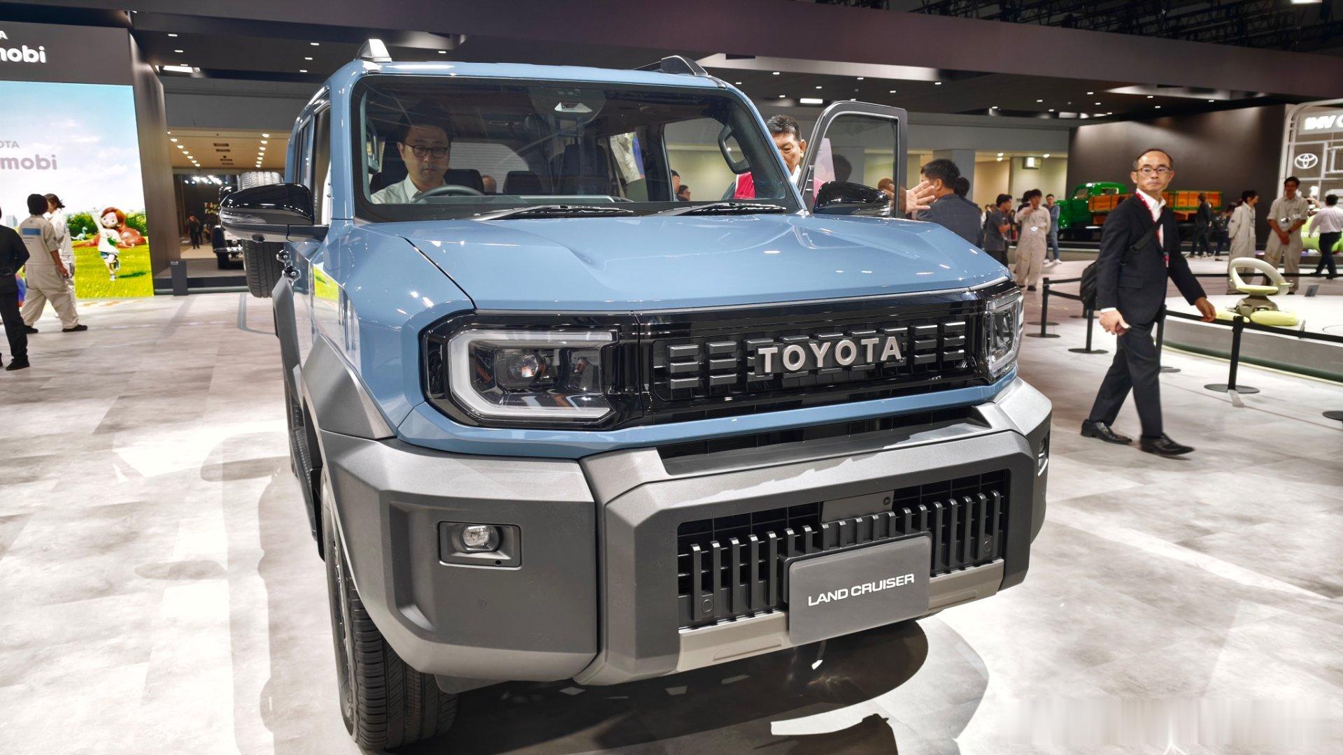 再来一组新丰田FJ的细节图。 ​​​