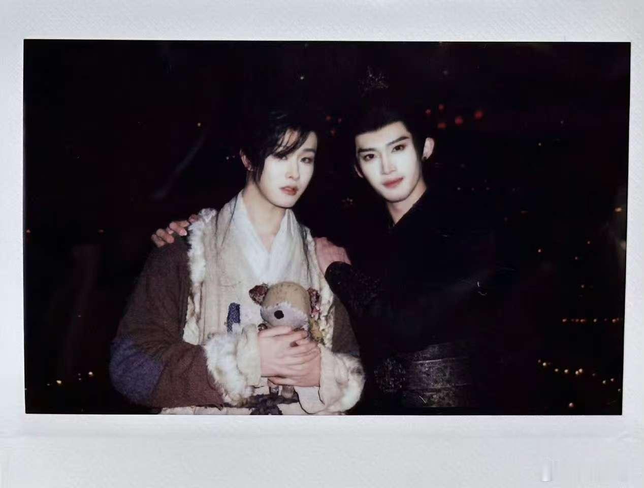 田嘉瑞晒和闫桉合照田嘉瑞叫闫桉哥哥 田嘉瑞晒和闫桉合照 田嘉瑞