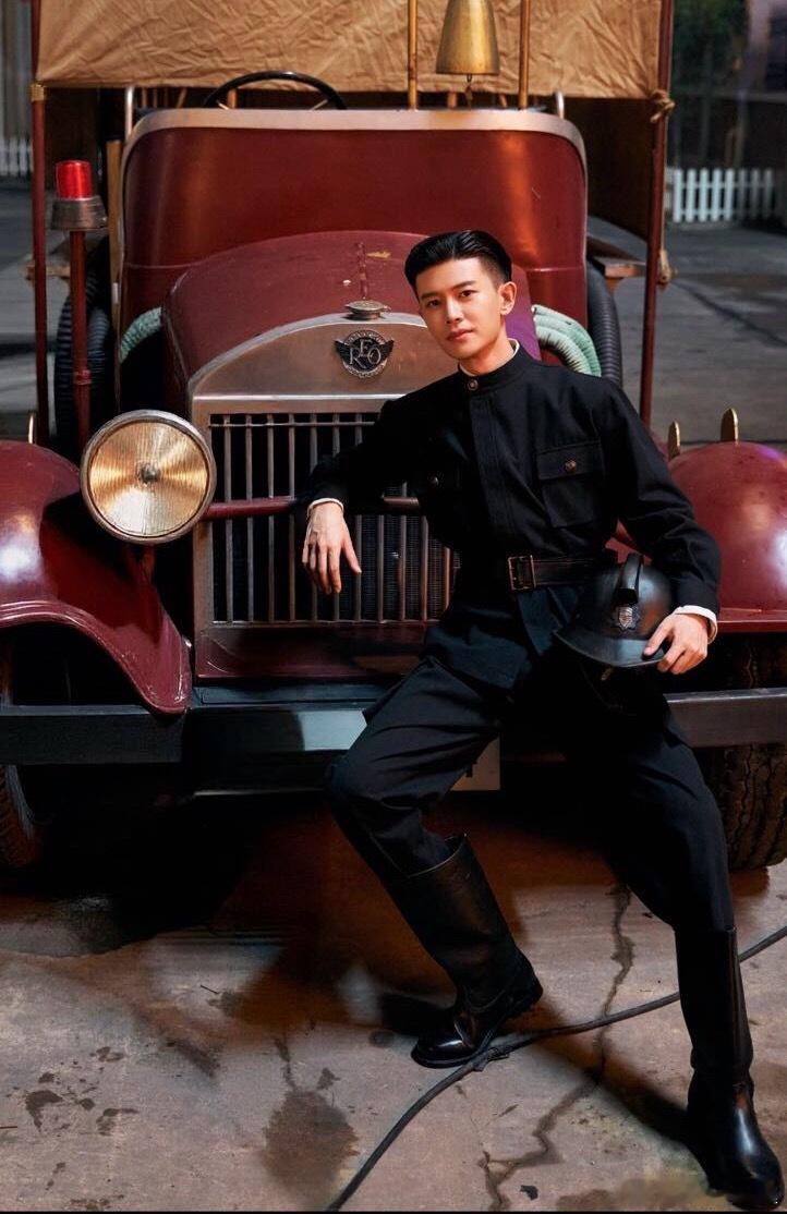 哇任嘉伦这剧照太炫帅了吧 