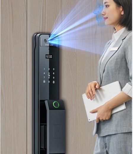 我被智能门锁搞懵逼了！
       昨天晚上10点多了，对门的邻居老头敲开了我