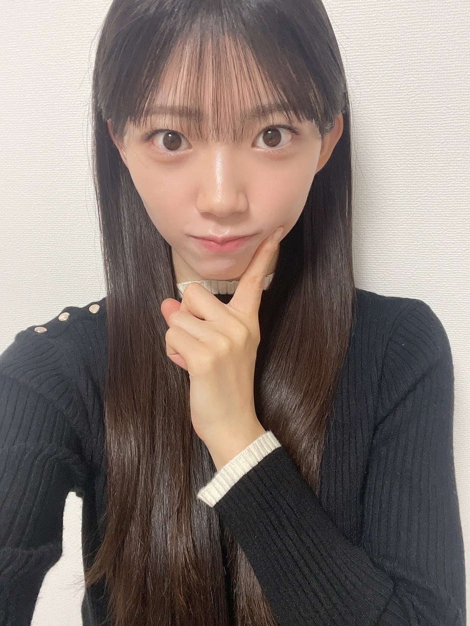 佐藤愛桜「本日10月30日発売の『週刊ヤングジャンプNo.48』にて、巻末グラビ