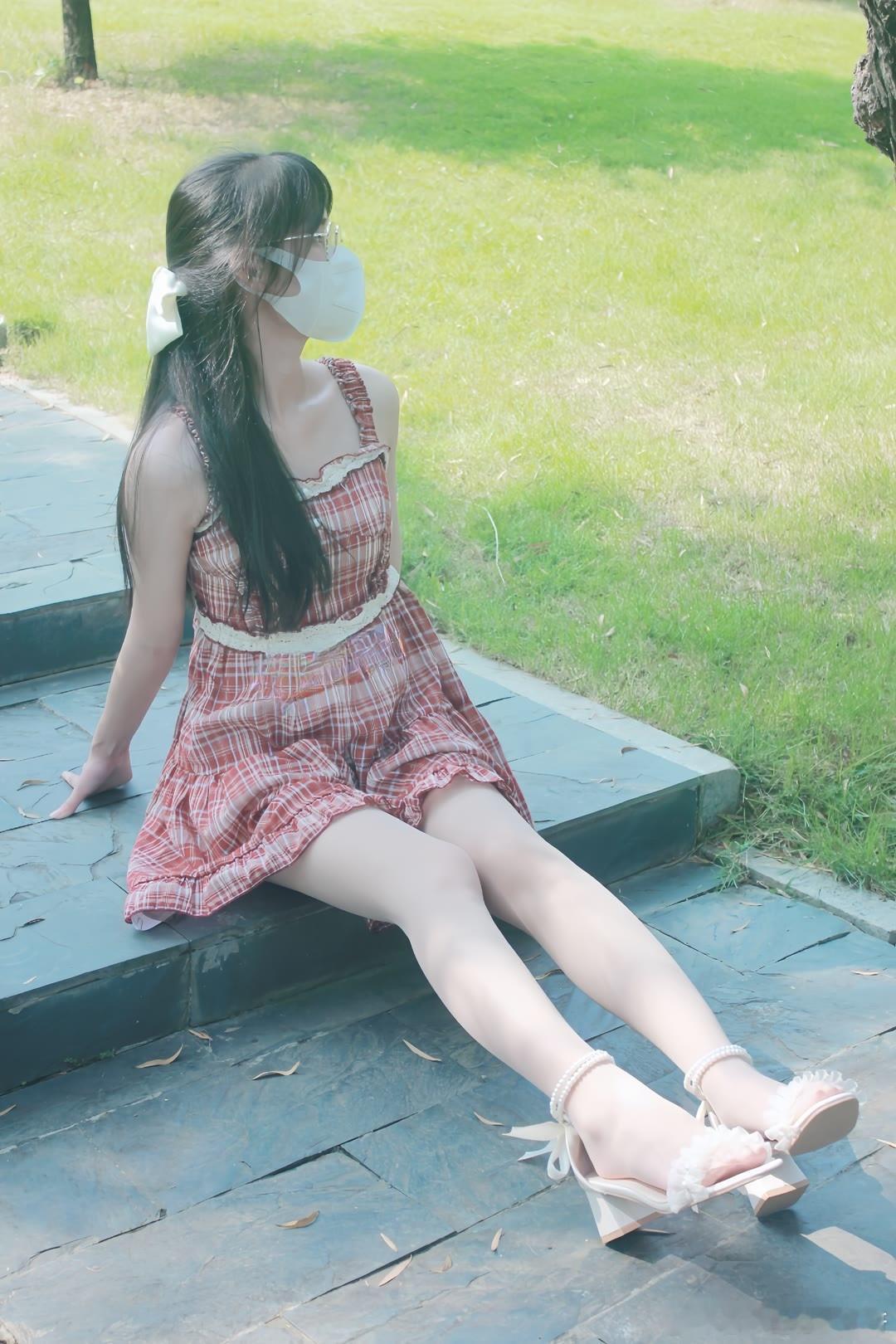 晨光下的丝袜少女～ ​​​