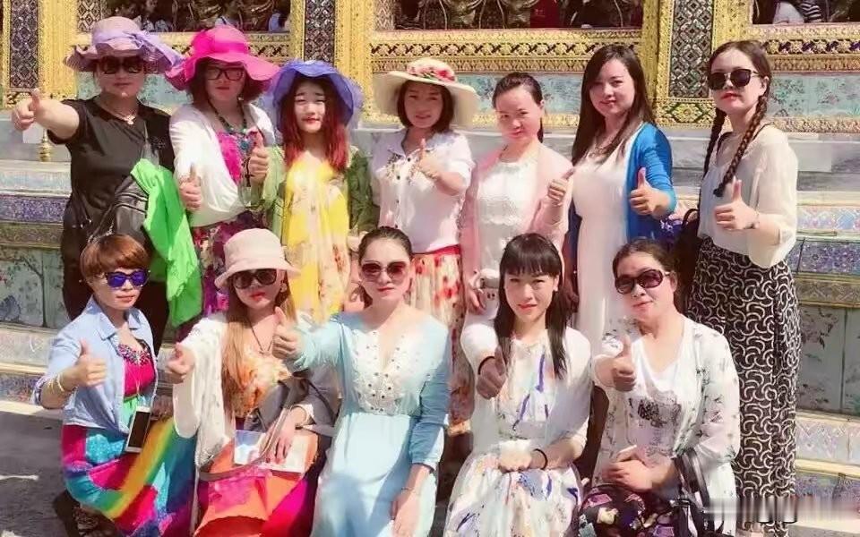 天天聊存钱
今天聊点过去的事
适当的放松一下

你做过飞机吗？
你出过国吗？
看