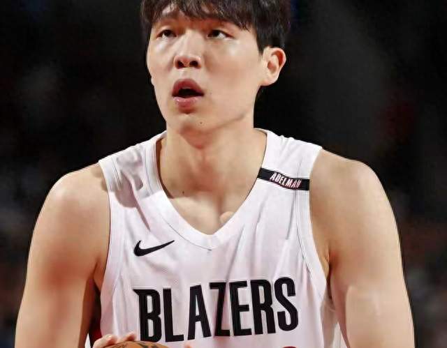 一语通透！姚明坦言不敢指导杨瀚森，新生代中锋早已完成时代蜕变