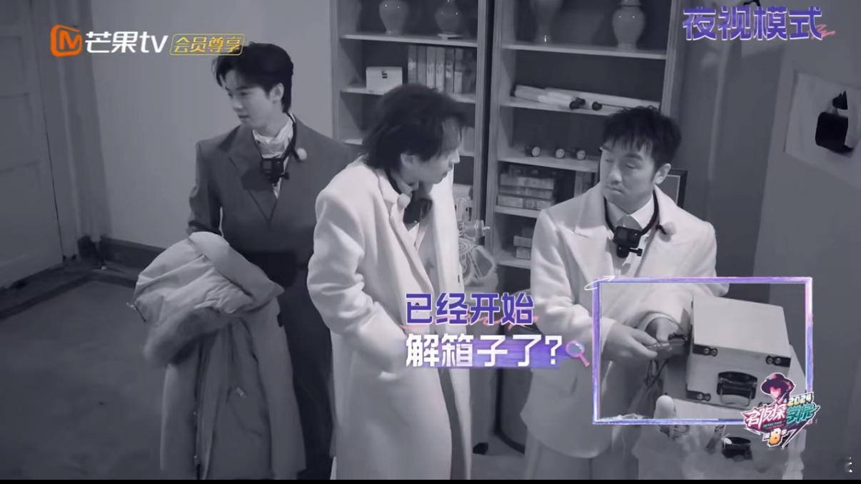 火树为穷举举大旗  火树老师穷举虽迟但到[举手]，主打的就是一个效率一边穷举一边