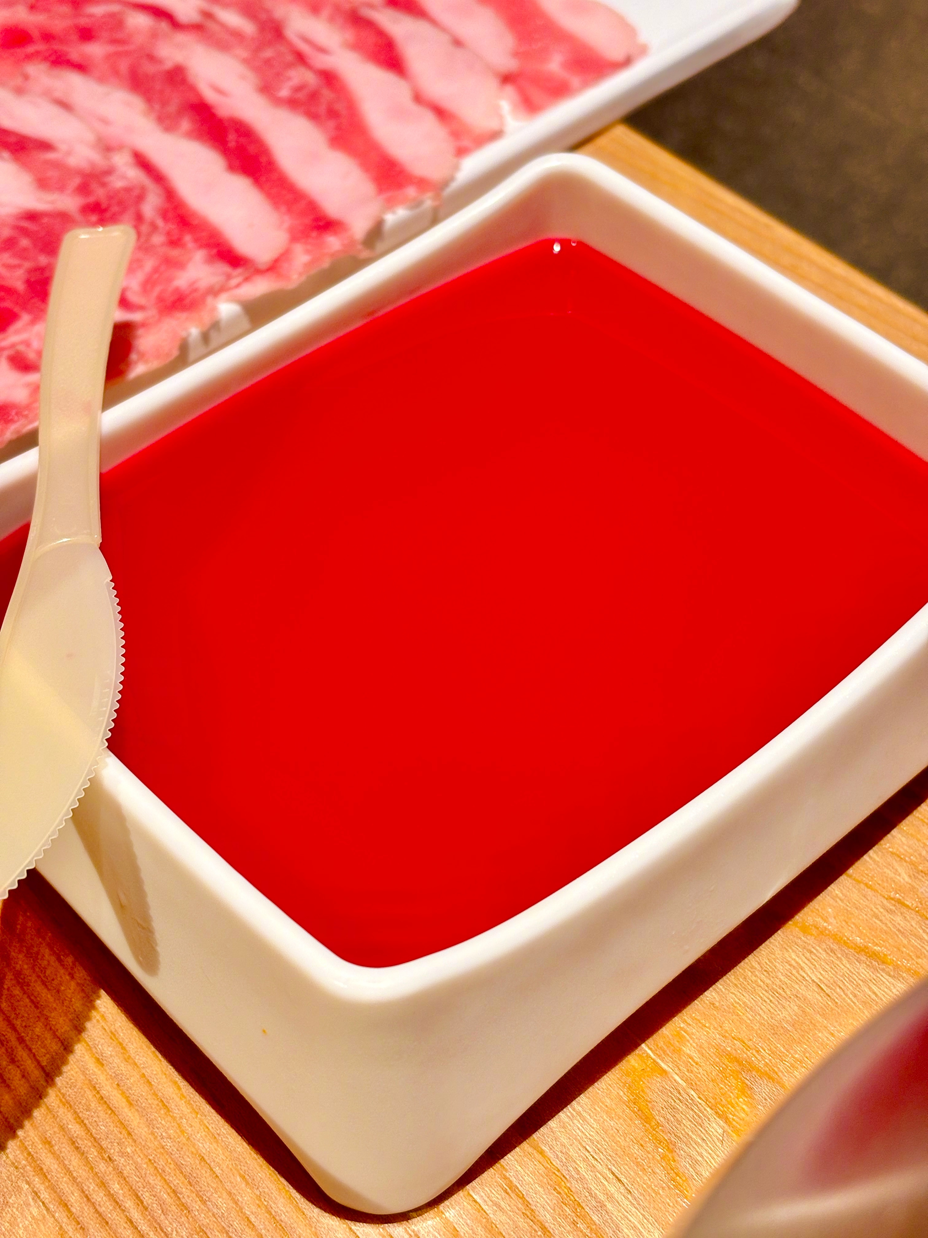 上午打扫了工作室的卫生，下午又整理了一大堆闲置产品，顺便还拍了一个口播，一整天几