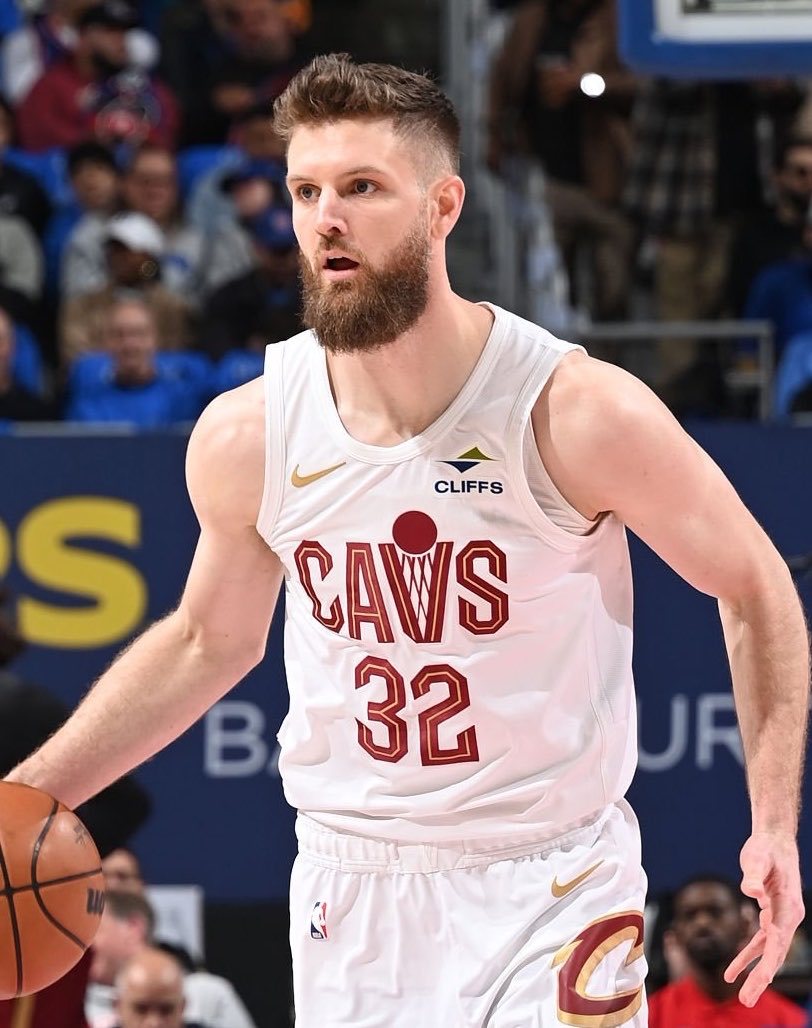 据NBA记者Michael Scotto报道，76人队与多支球队一样，有意签下迪