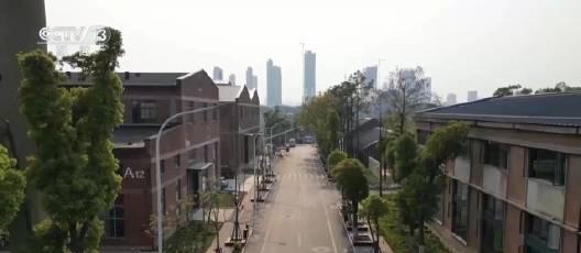 【央视聚焦！在武昌，老厂房变身千亿金融高地】为落实中央城市工作会议精神，湖北武汉