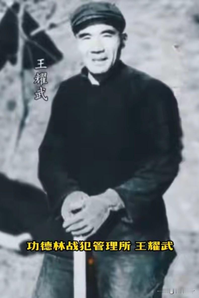 从毛泽东对国军战俘的一个不杀，看蒋介石“杀无赦”的下作与愚蠢
 
《沉默的荣耀》