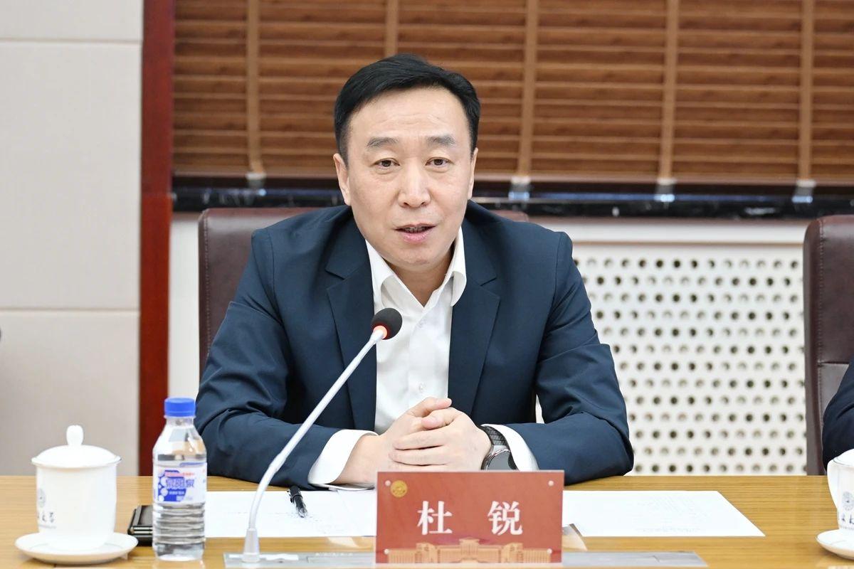 延边大学的杜锐书记出事了，他来到延边大学工作还不到两年，担任校长仅仅3个月，担任