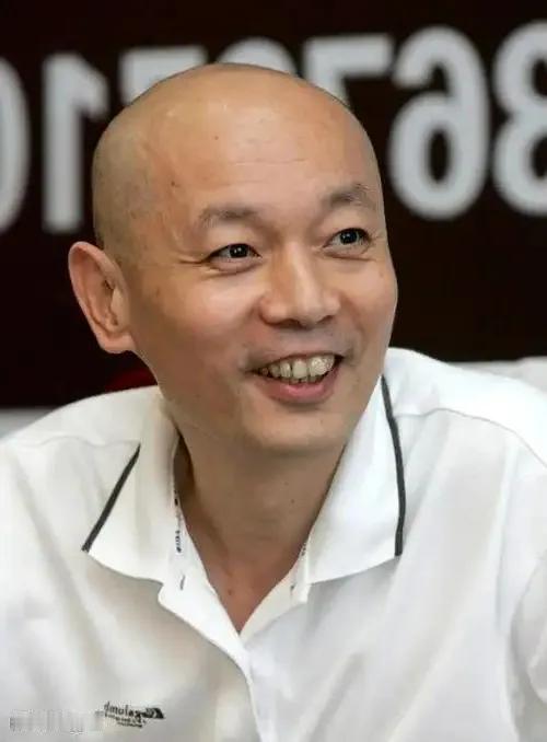 葛优、姜文都是一级演员，而且很久以前在演艺圈名气就很大。     不恭维地说，他