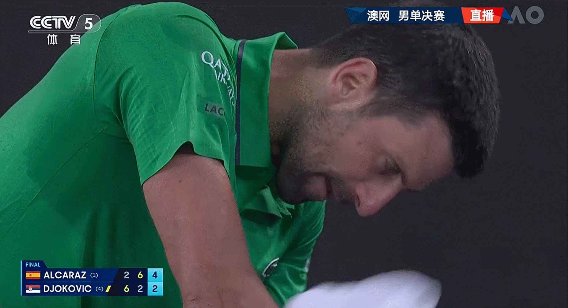 澳网2026德约科维奇vs阿尔卡拉斯阿卡再赢一盘，德约1-2（6-2/2-6/3