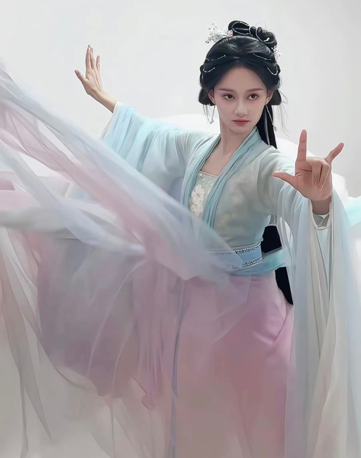 夏梦古装 ​​​