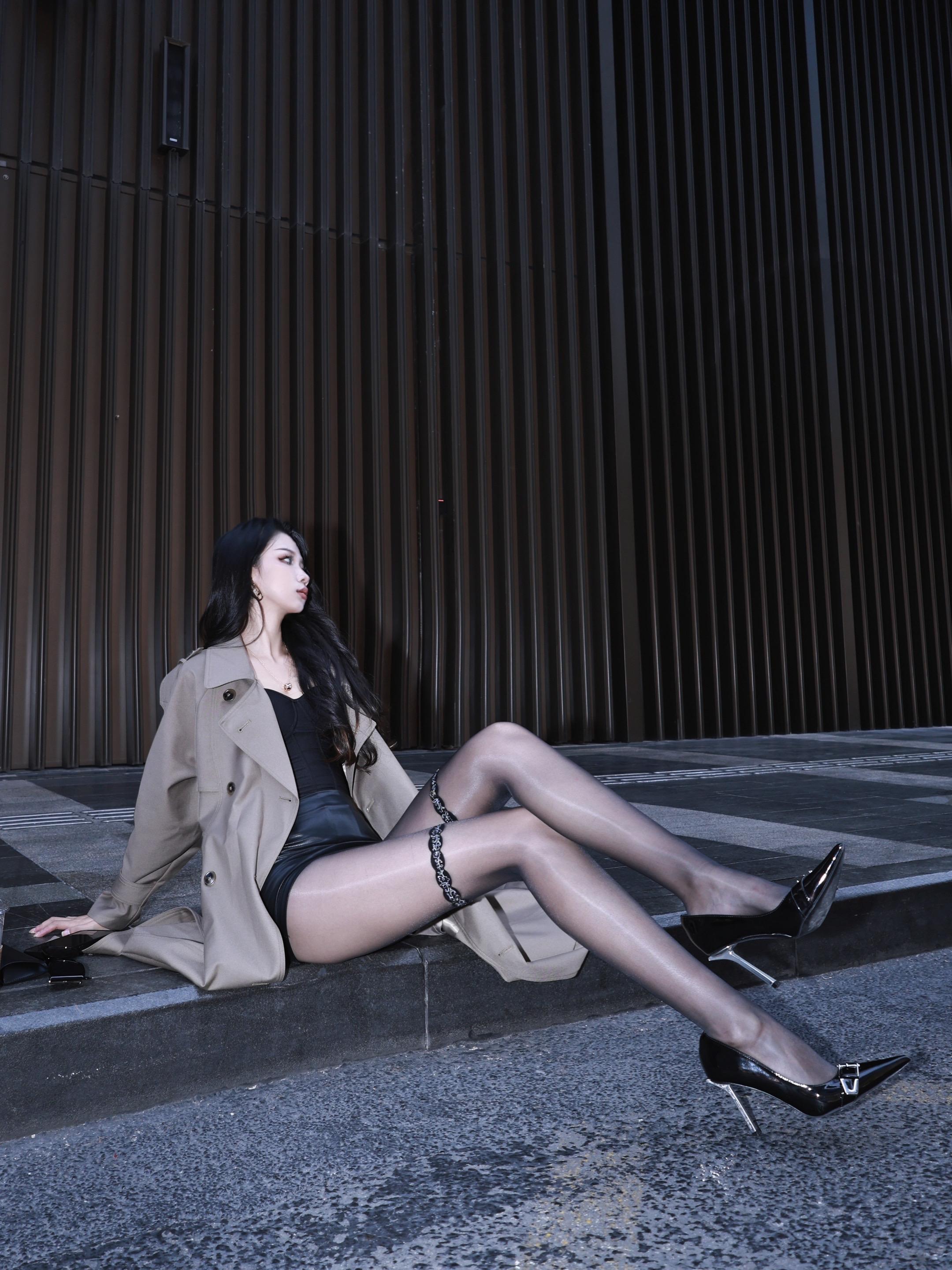 借着天冷的理由 再靠近你一些。