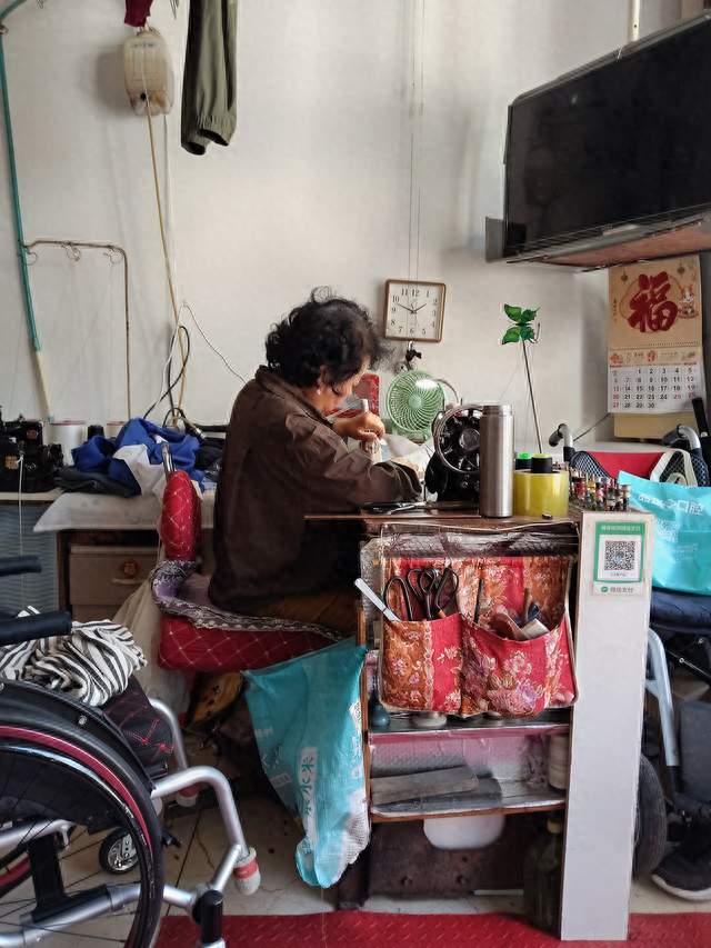 今天接触的残疾人，真的自强，自立，对待顾客热情，周到，服务好