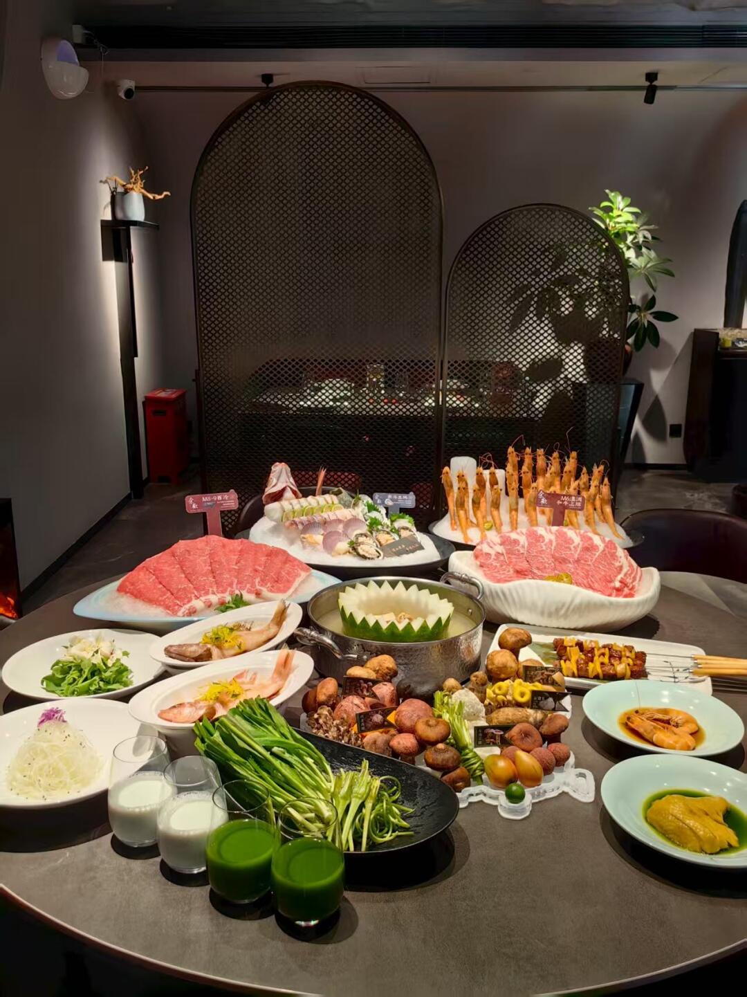 不出南京！吃遍全国的蘑菇🍄‍🟫 一次性能吃这么多蘑菇的地儿 大概只...