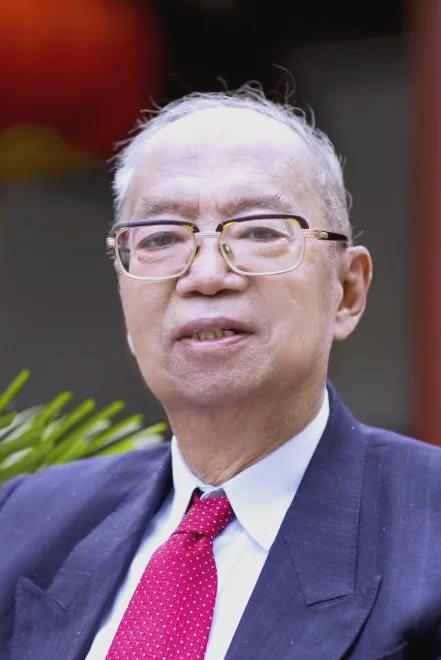 清华大学有一位教授叫赵家和，他身家千万，患癌后，他却连500块一片的进口药都舍不