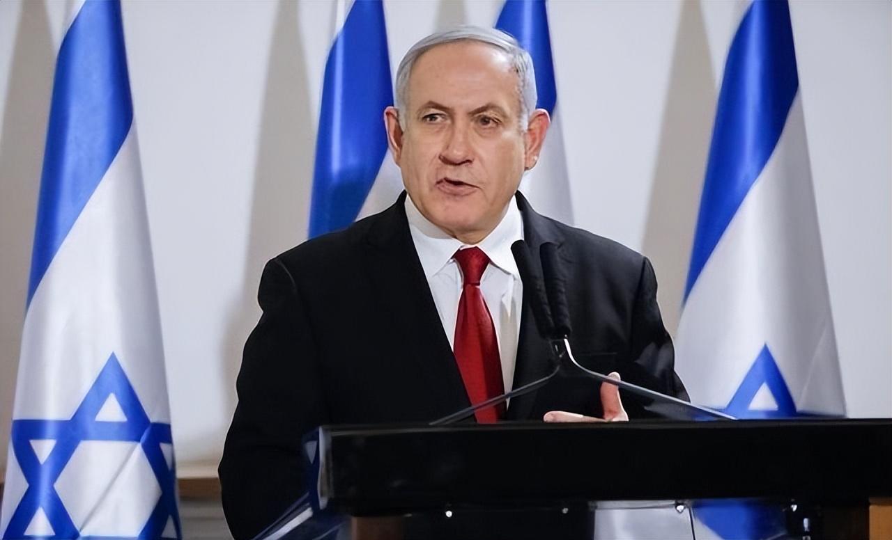 谁能想到，2026年美伊血拼，特朗普只是个提线木偶！

事情得从2002年说起，