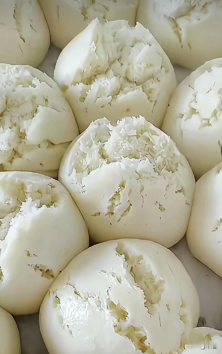 我家死鬼他弟弟和我通话说了一句话，现在想想差点没把我笑死。
去年12月30日是他