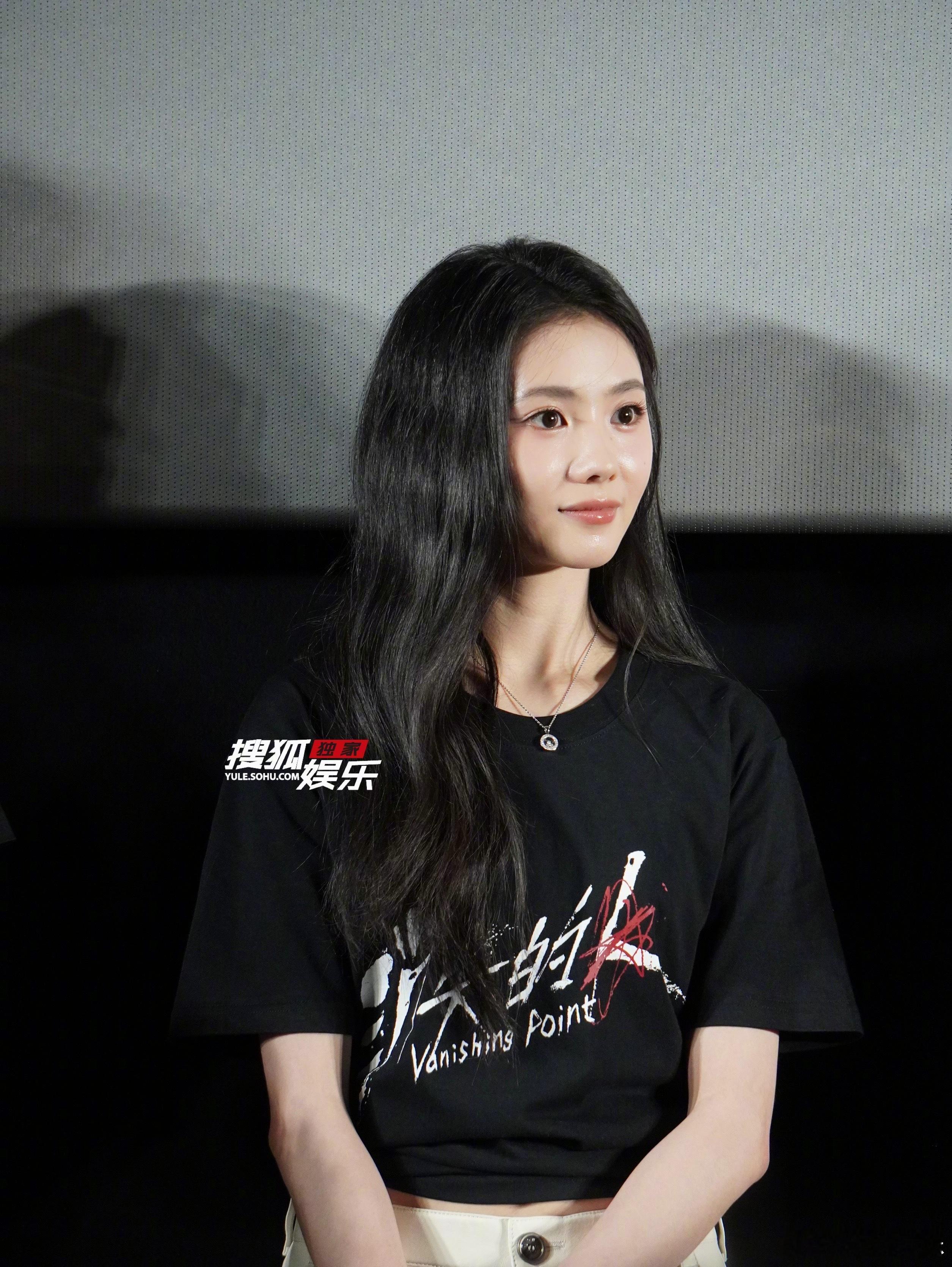 今天《消失的人》首映礼生图来啦，好利落大方的存儿 