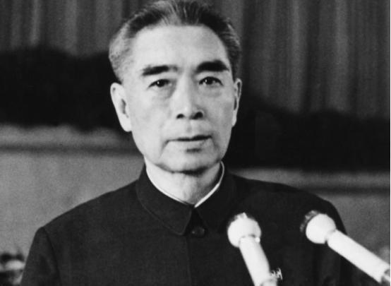 1957年周总理在宴请外宾时，丸子中夹带金属片，后厨人员为此紧急召开会议研究对策