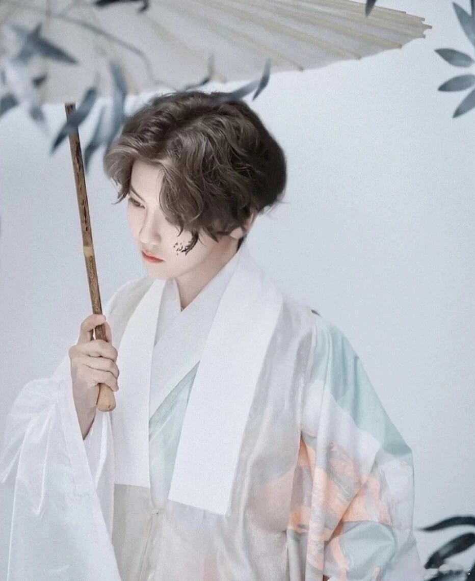 #鹿晗[超话]#  鹿晗优质壁纸分享，这也太好看太帅了吧谁看了不迷糊啊 每一张都