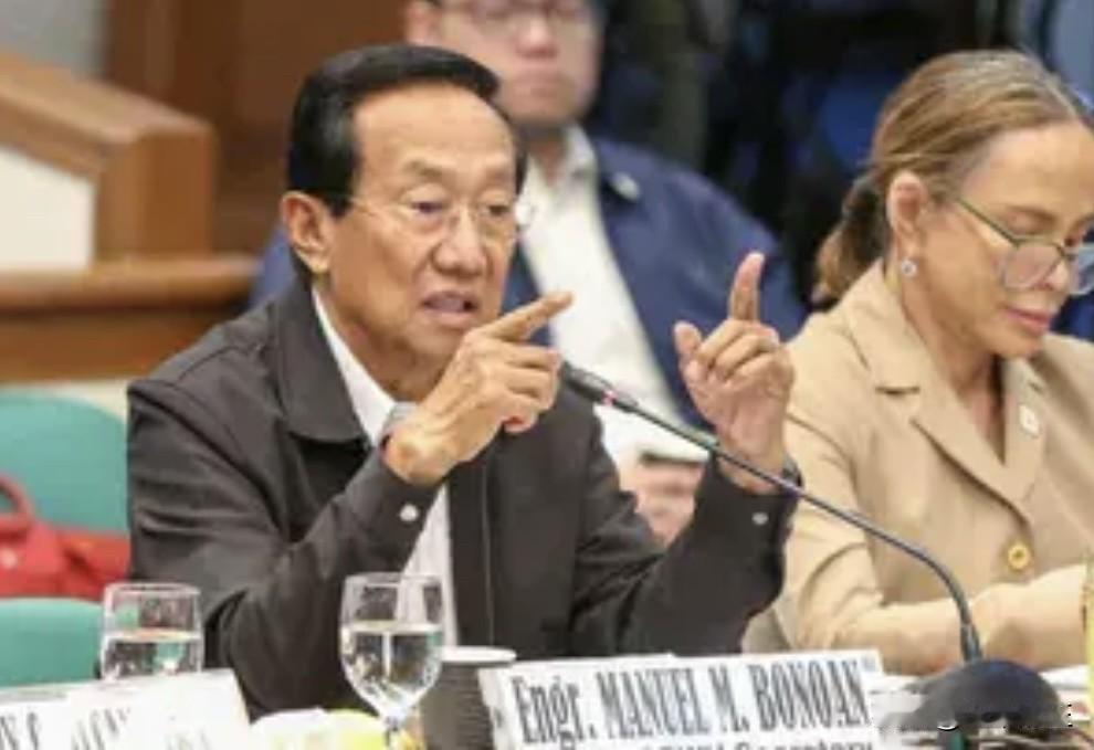 菲律宾参议院临时议长潘菲洛·平·拉克森披露，前公共工程与公路部部长曼努埃尔·博诺