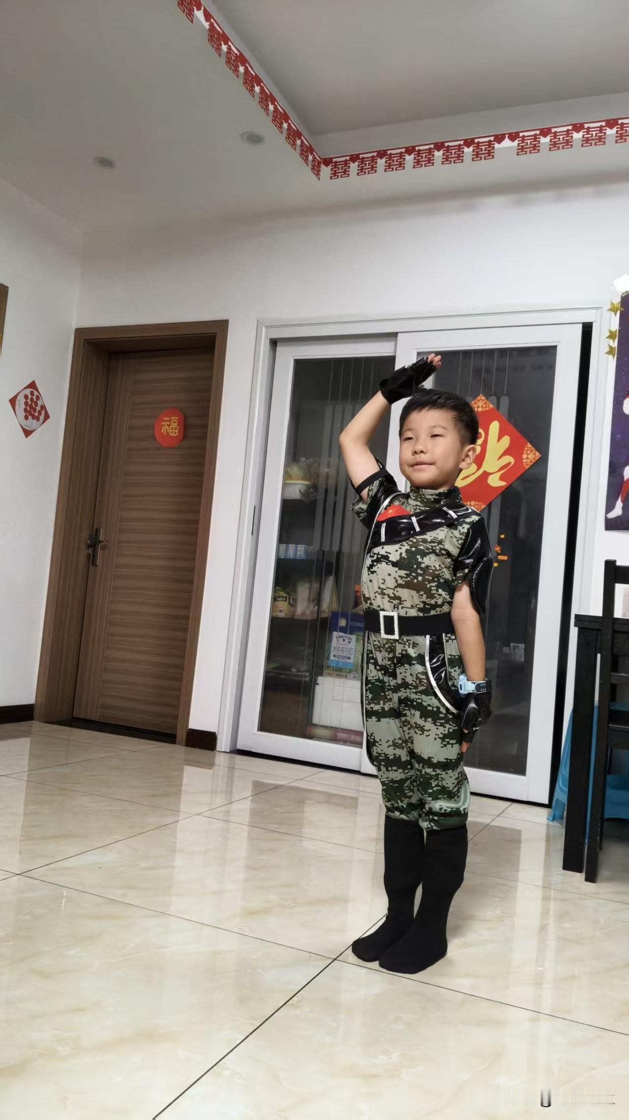 小朋友，快长大，跃马杀敌保国家。