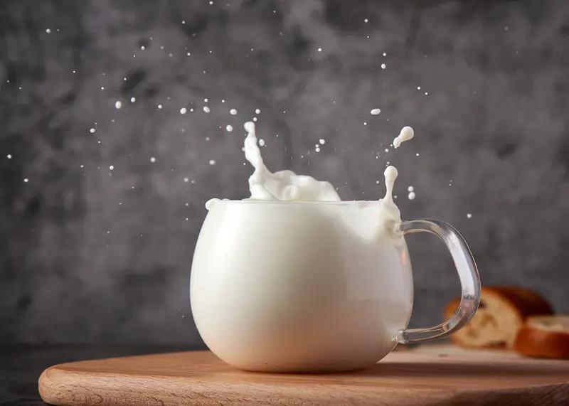 婆婆有点缺蛋白，医生在她出院时建议，多吃点牛奶、鸡蛋等含蛋白比较高的食物。

那