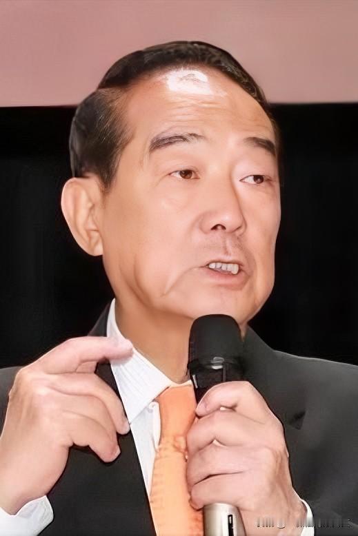 宋楚瑜又来蹭热度了。

台湾亲民党主席宋楚瑜日前发表讲话称，国民党不能代表台湾蓝