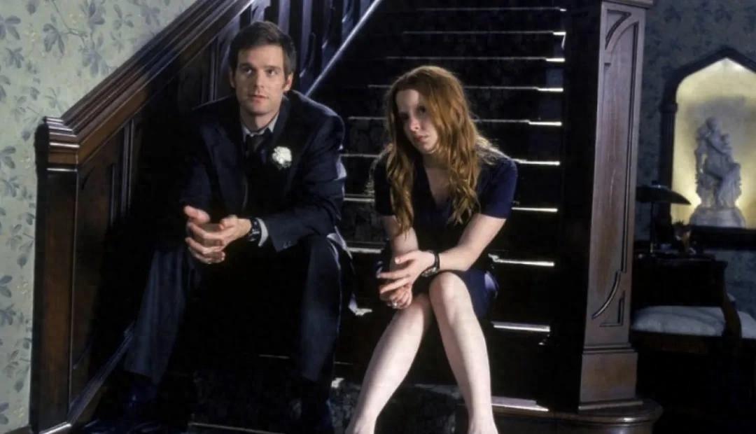 今儿刚刷到一篇推文，里头大力安利了三部 HBO 的冷门高分剧：《六尺之下》拿殡葬