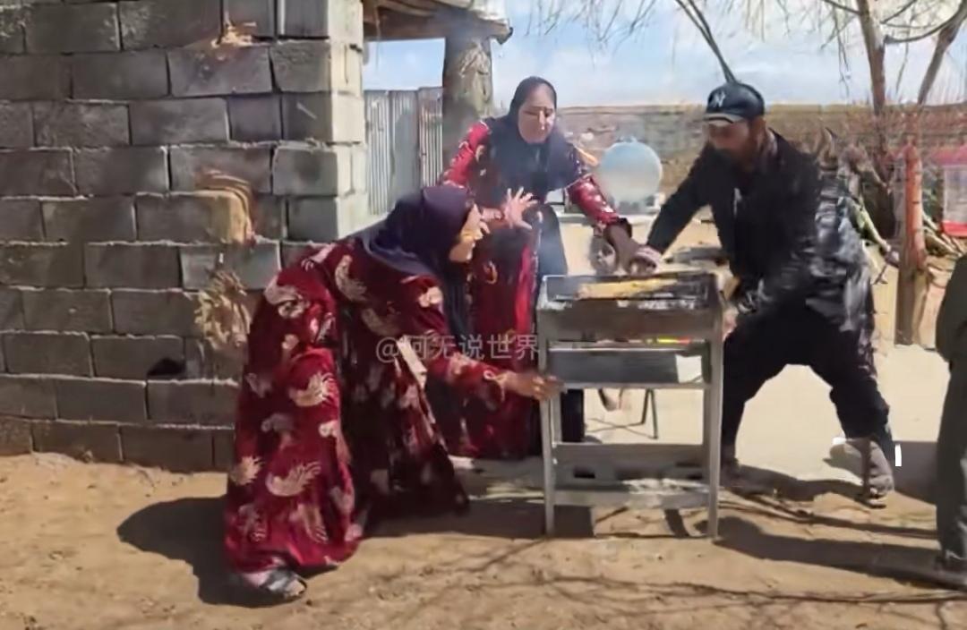 阿丽玛胆子可真不小，居然把米拉德烤鱼的炉架给掀翻了。今天，哈琳娜准备了一条鱼，放