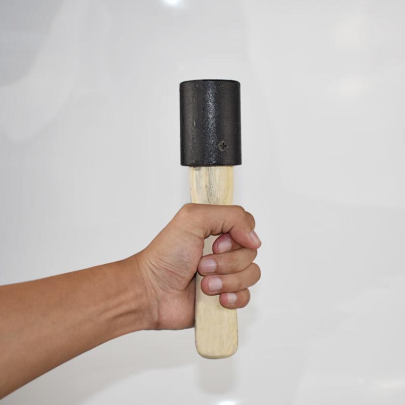 老兵的木柄手榴弹模型，没成想成了“军民两用神器”，有一个功能你绝对想不到！

我