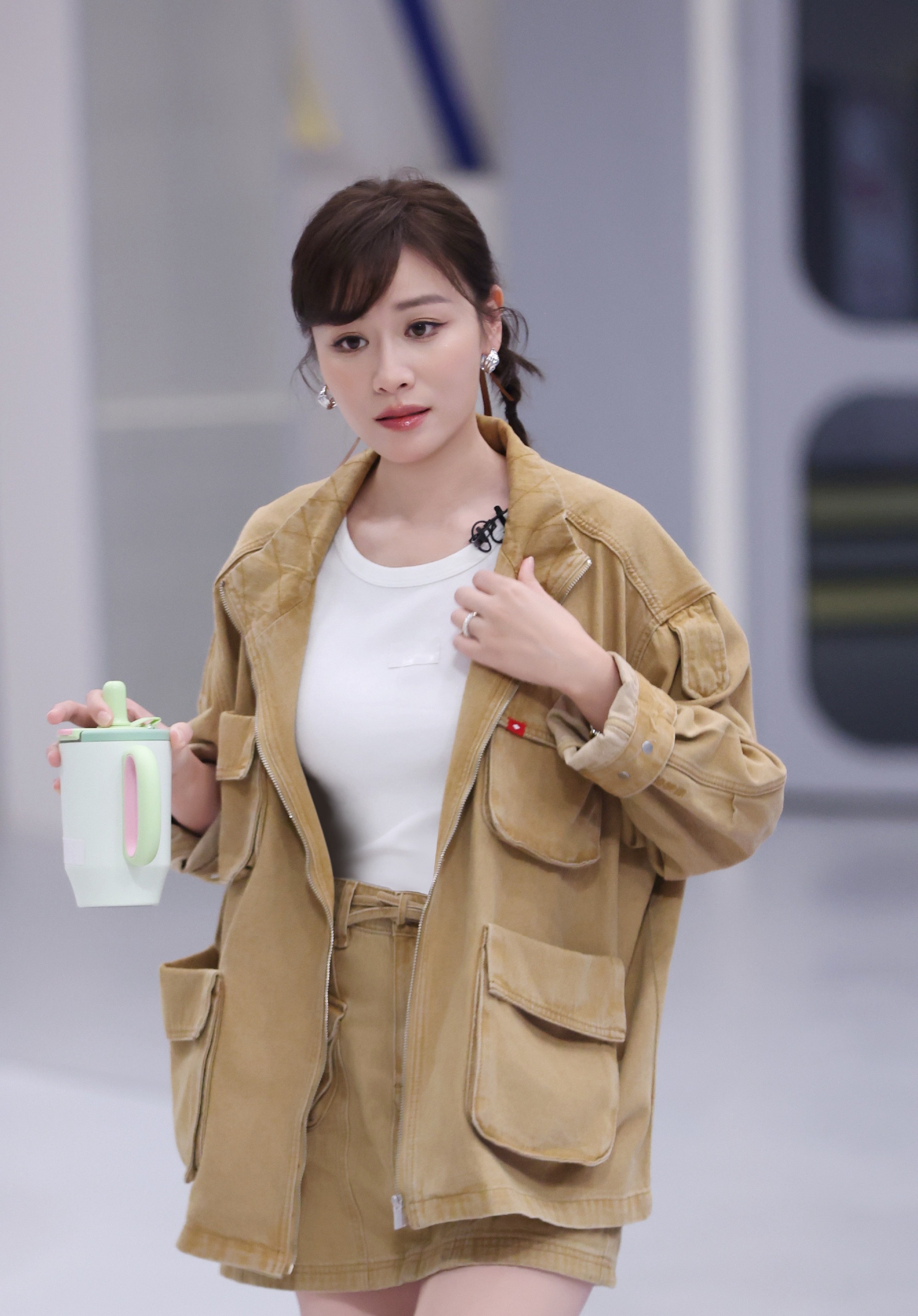 叶一茜张天爱网友面基原来叶一茜张天爱早年间就是网友啊，浪姐见面算得上是网友面基了