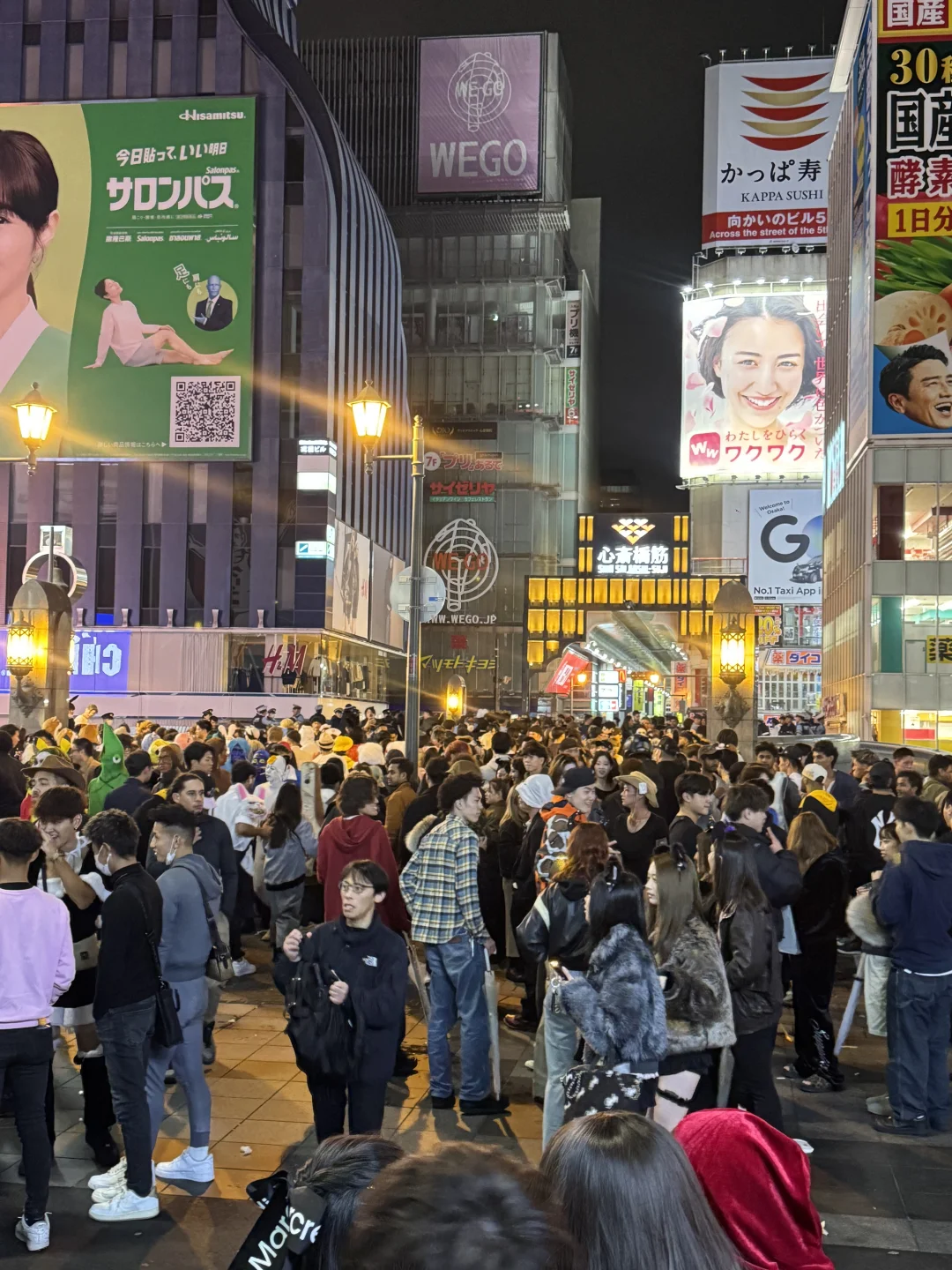 大阪万圣节实况！大概有一亿人在现场吧…