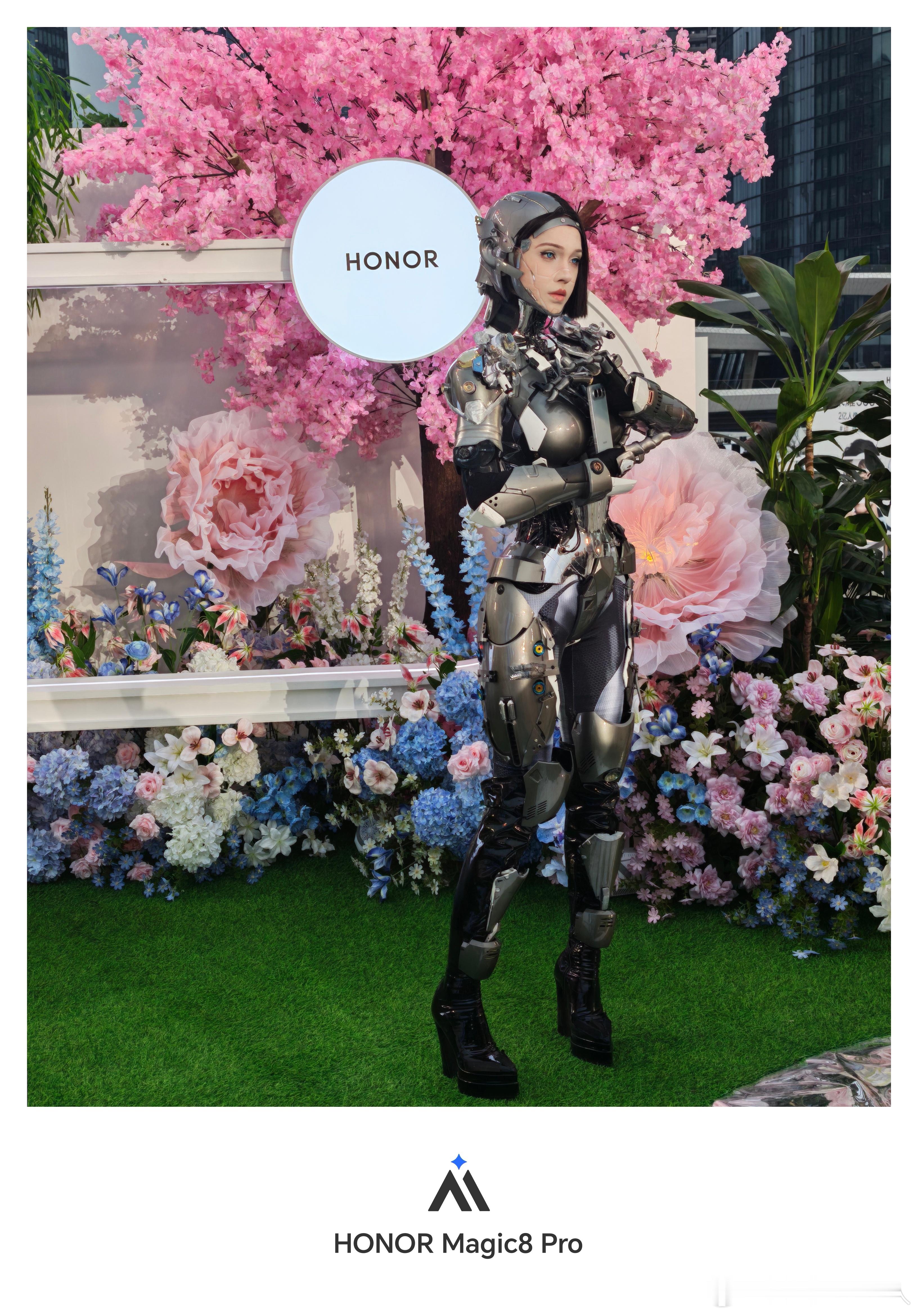 昨天在荣耀500系列发布会现场看到了最近很火的美女机器人-大佬甜，好美好美，真的